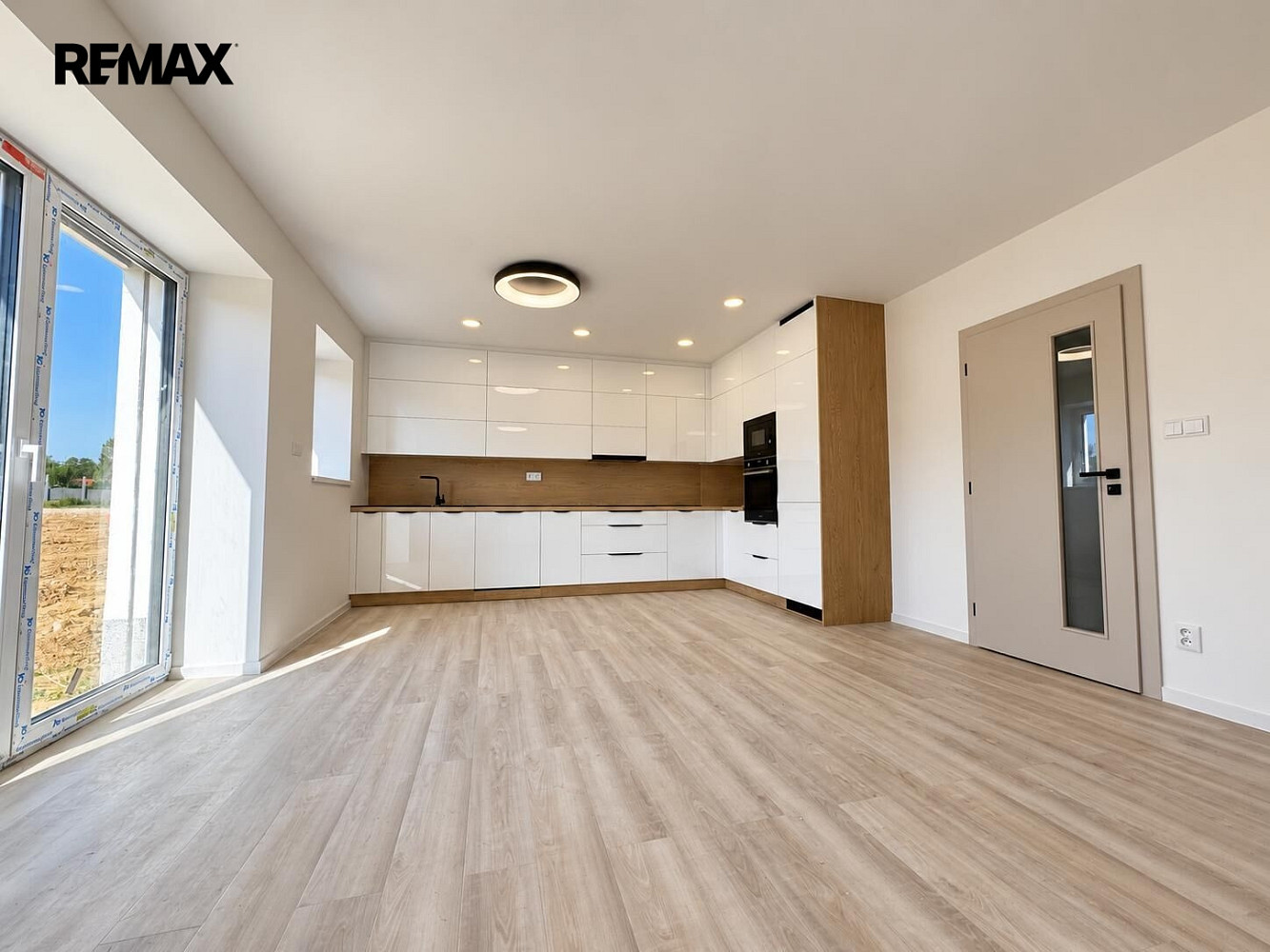 Prodej domu 107 m² s pozemkem 333 m² – fotografie 2