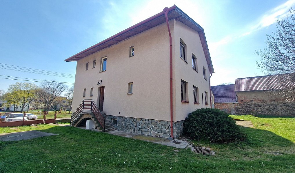 Prodej domu 300 m² s pozemkem 2 907 m², Hostomice – náhled fotky 10