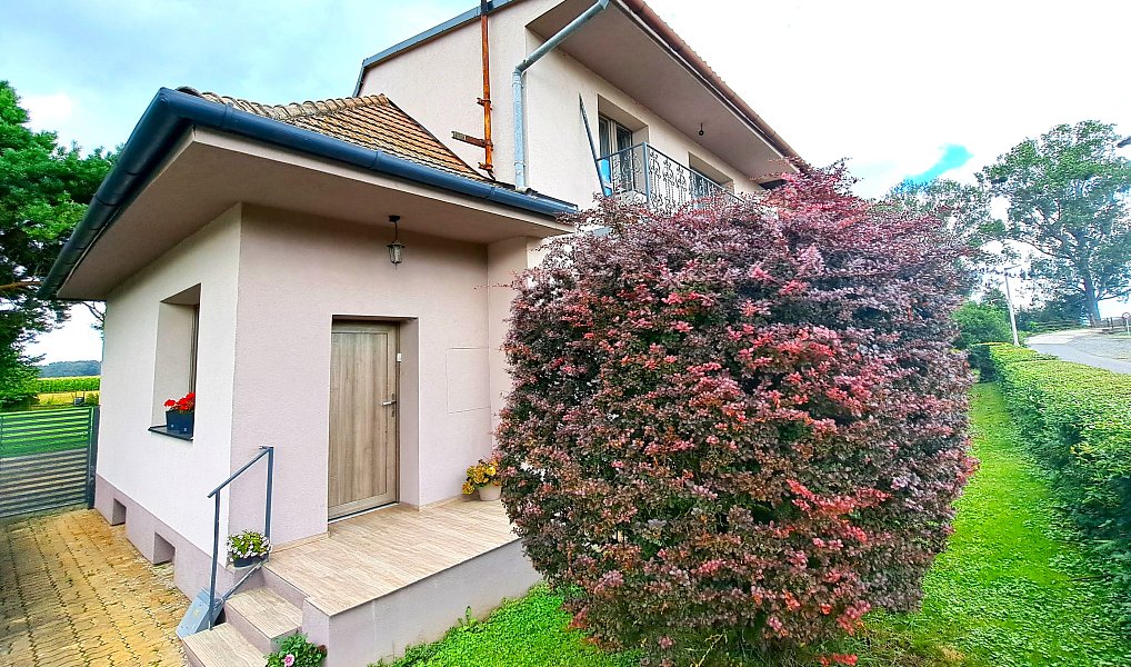 Prodej rodinného domu, 200 m², Kroměříž, Břest