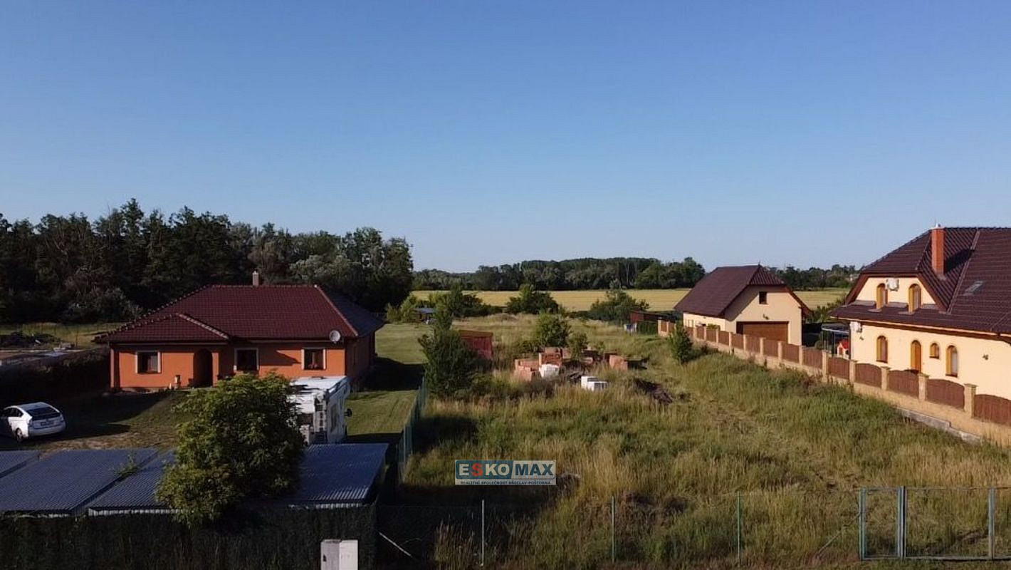 Prodej stavebního pozemku 2 998 m² – fotografie 2