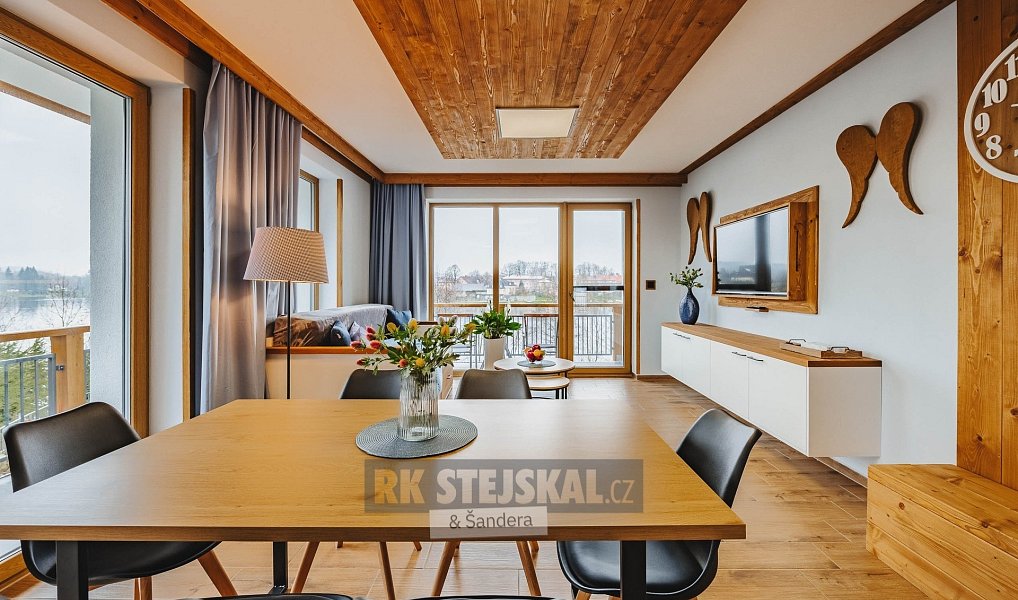 Pronájem bytu 2+kk 54 m², Frymburk – náhled fotky 2