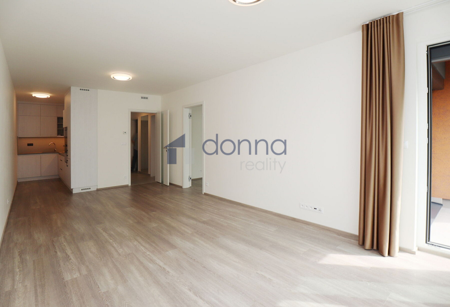 Pronájem bytu 2+kk 64 m² – fotografie 2