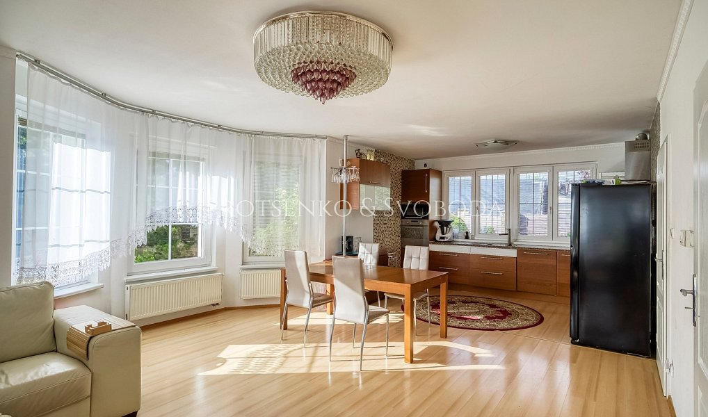 Prodej domu 185 m² s pozemkem 920 m², Hostivice – náhled fotky 8