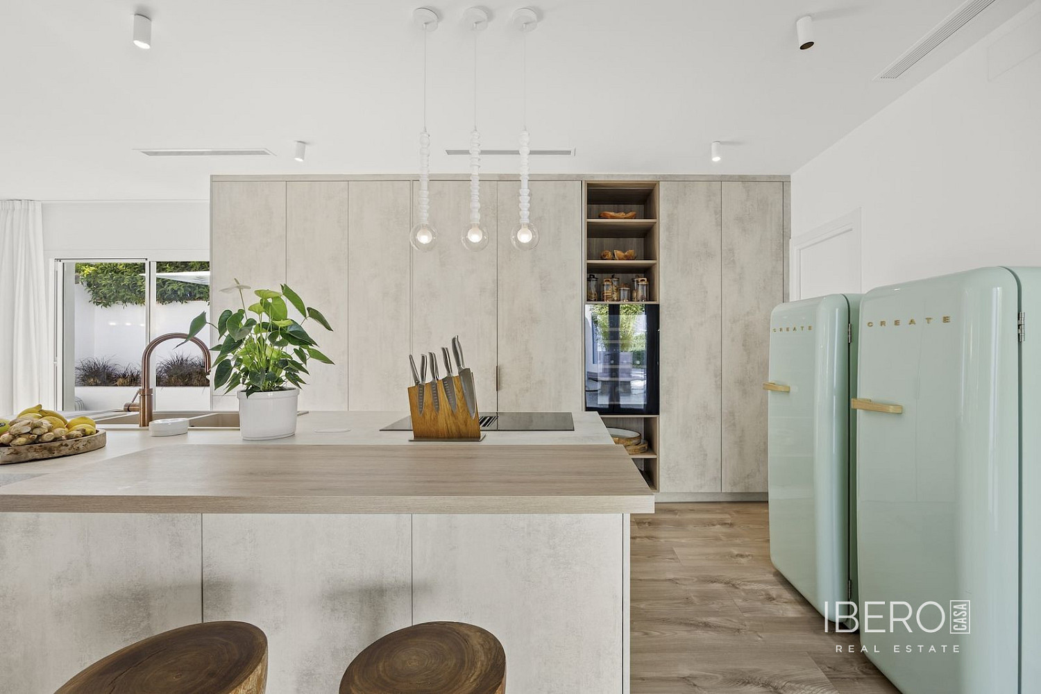Prodej domu 484 m² s pozemkem 1 169 m² - Más