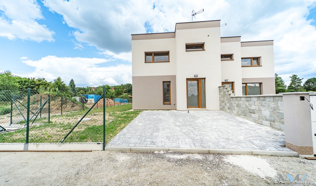 Prodej domu 110 m² s pozemkem 304 m², Březnice – náhled fotky 10