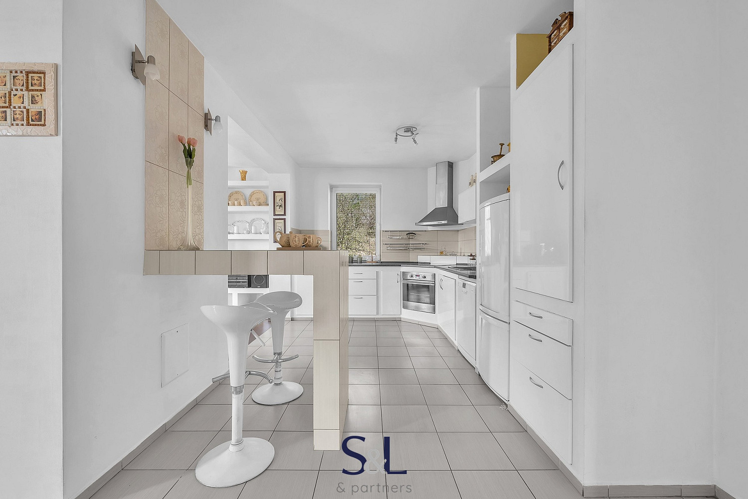 Prodej domu 318 m² s pozemkem 1 117 m² — photo 2