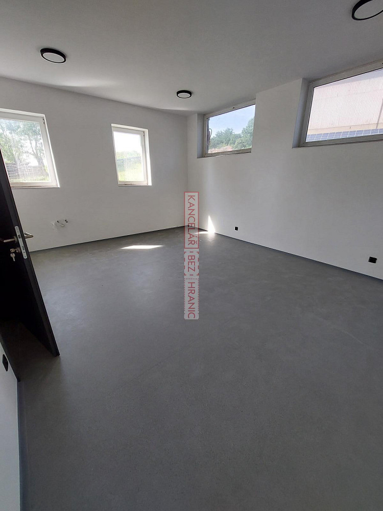Pronájem skladovacích prostor 756 m² – fotografie 2