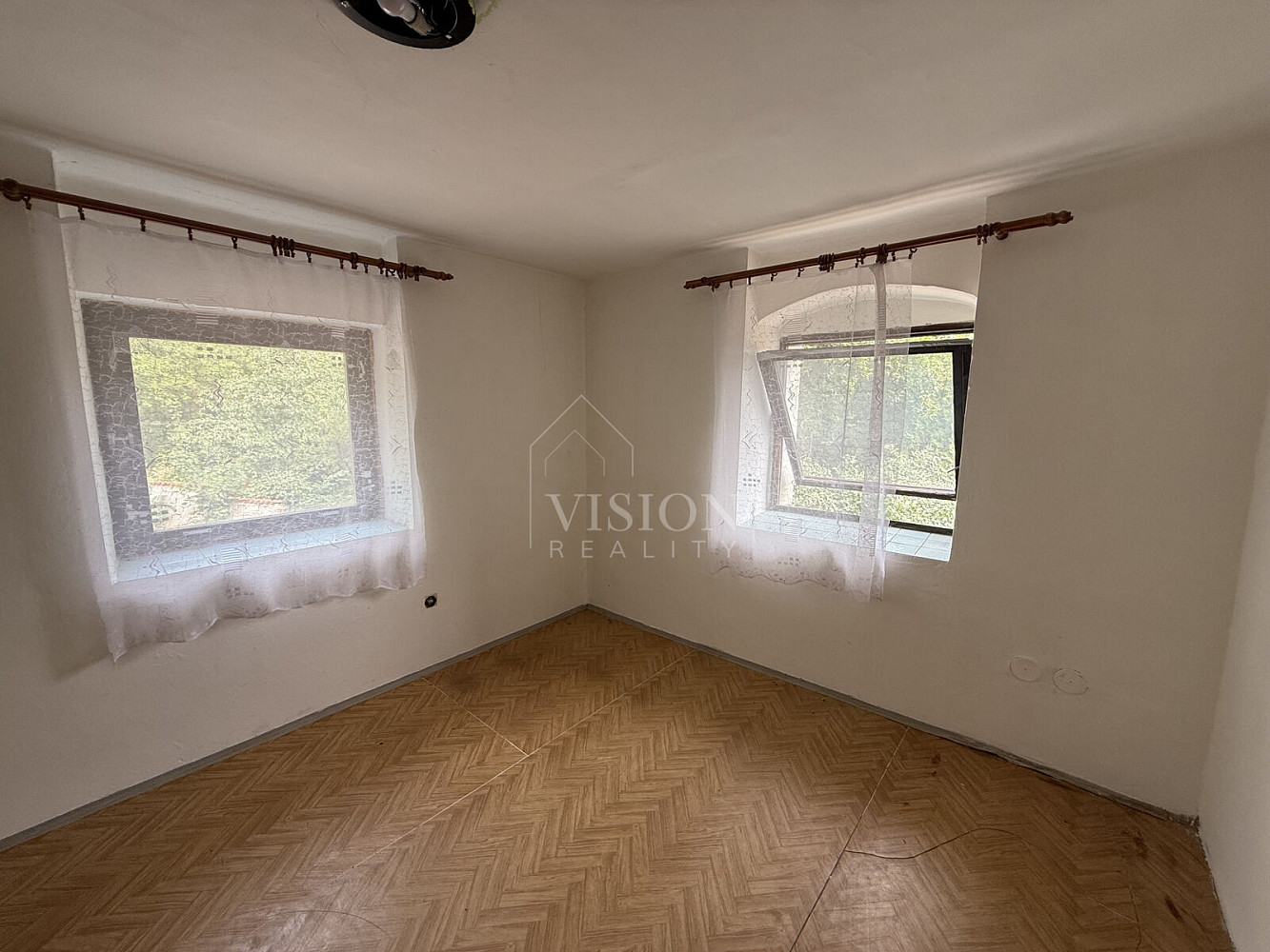 Pronájem kanceláře 130 m² – fotografie 2