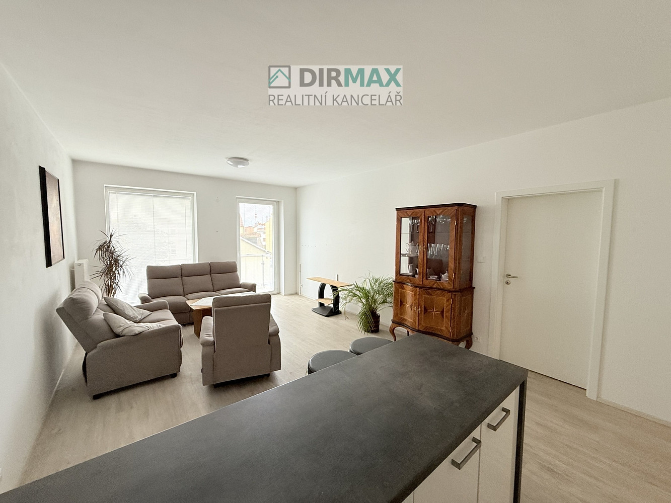 Pronájem bytu 2+kk 60 m² – pohled 3