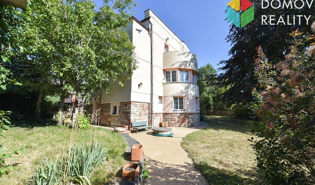 Prodej domu 220 m² s pozemkem 831 m², Beroun – náhled fotky 2