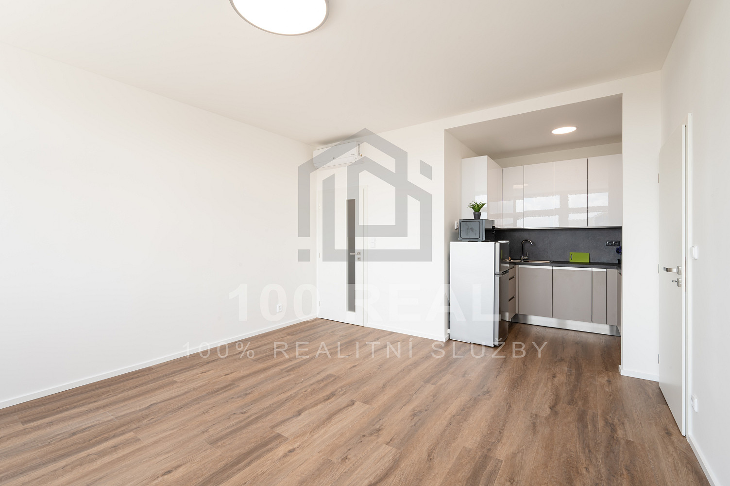 Pronájem bytu 2+kk 52 m² – fotografie 2