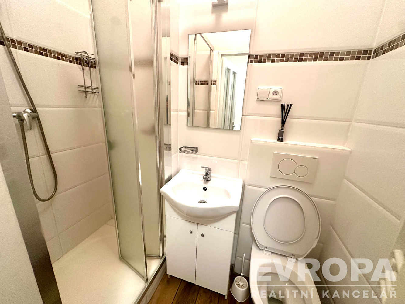 Pronájem bytu 1+kk 10 m² — photo 3