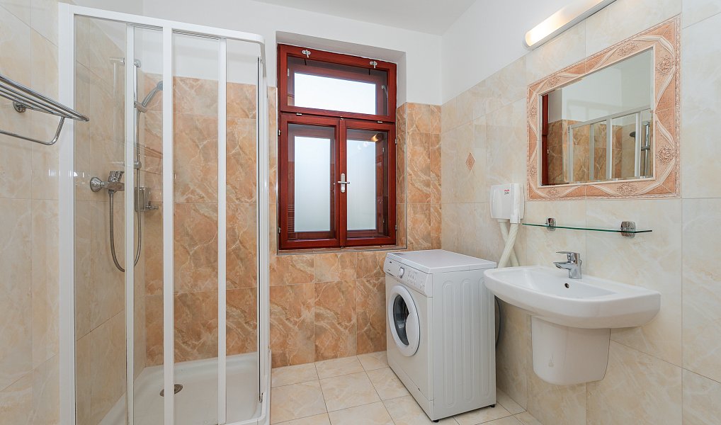 Prodej nájemního domu, činžáku 690 m², Znojmo – náhled fotky 19