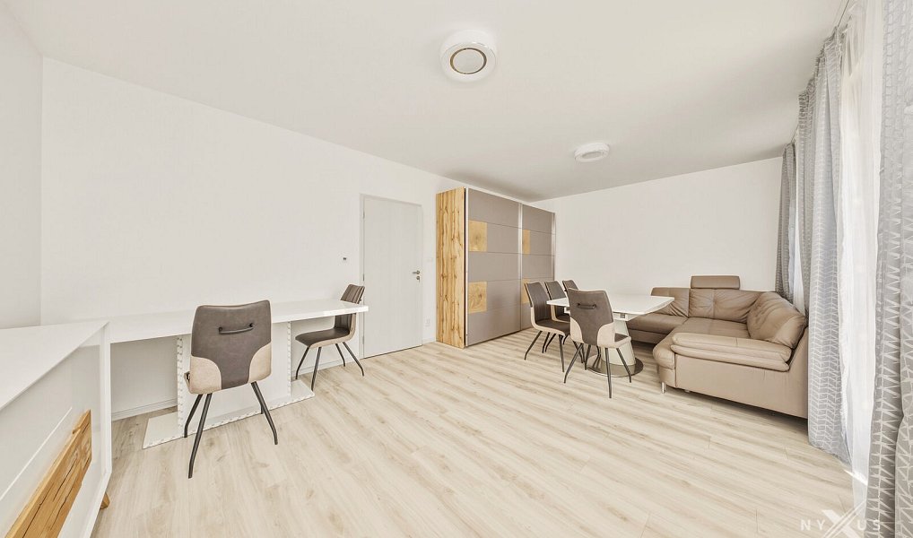 Pronájem domu 138 m² s pozemkem 1 024 m², Postřižín – náhled fotky 9