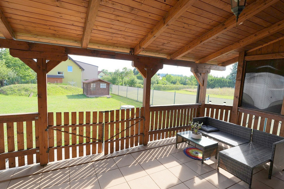 Prodej domu 246 m² s pozemkem 1 264 m² – fotografie 2