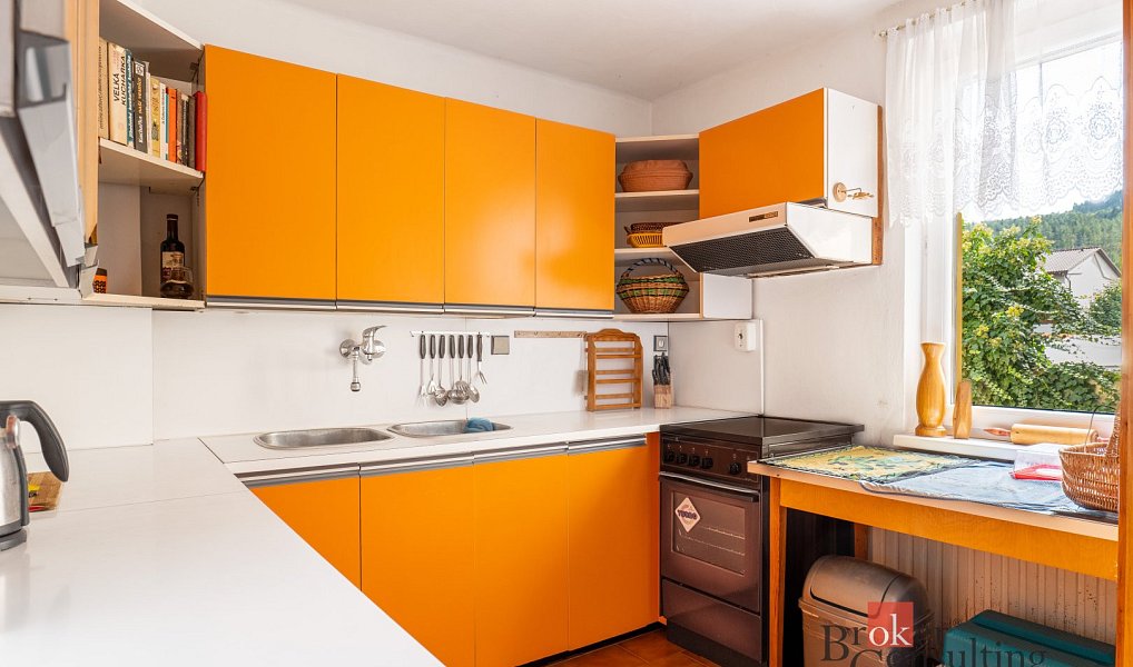 Prodej domu 273 m² s pozemkem 499 m², Sušice – náhled fotky 3