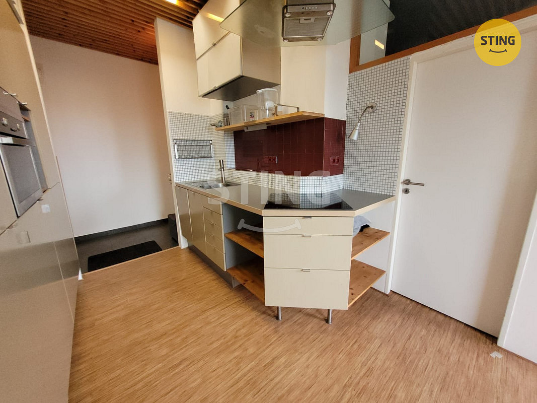 Pronájem bytu 2+kk 39 m² – fotografie 3