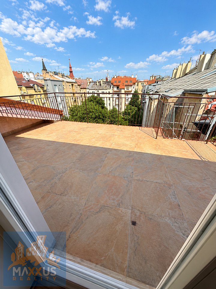 Pronájem bytu 6+kk 142 m²