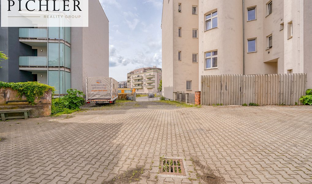 Pronájem komerčního pozemku 841 m², Plzeň – náhled fotky 2
