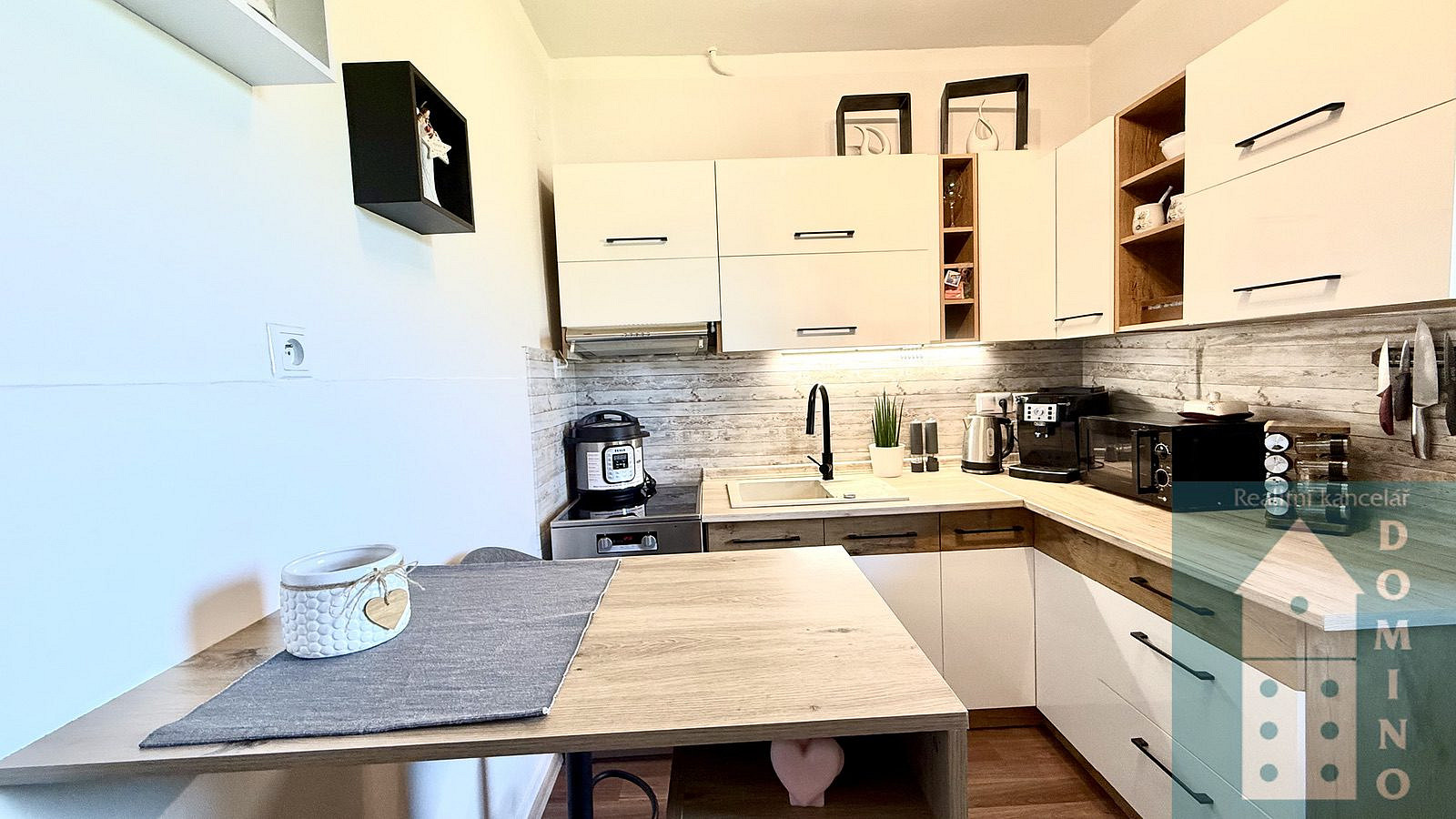 Prodej domu 205 m² s pozemkem 484 m² – fotografie 3