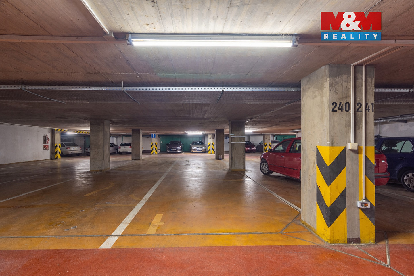 Pronájem garážového stání v praze, ul. trnkovo náměstí — photo 3