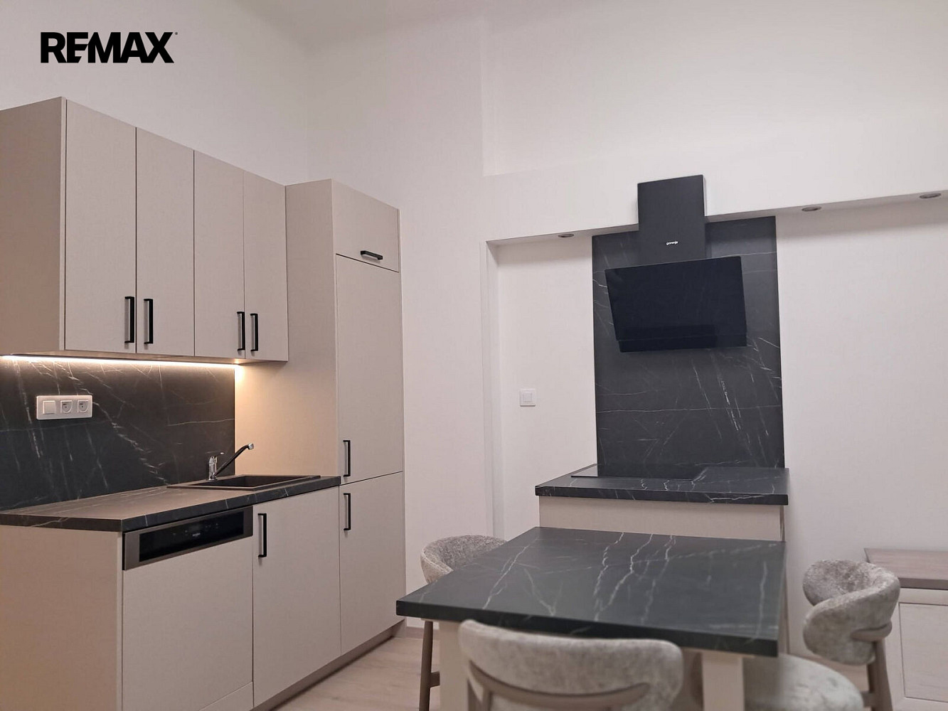 Pronájem bytu 3+kk 65 m² – fotografie 4