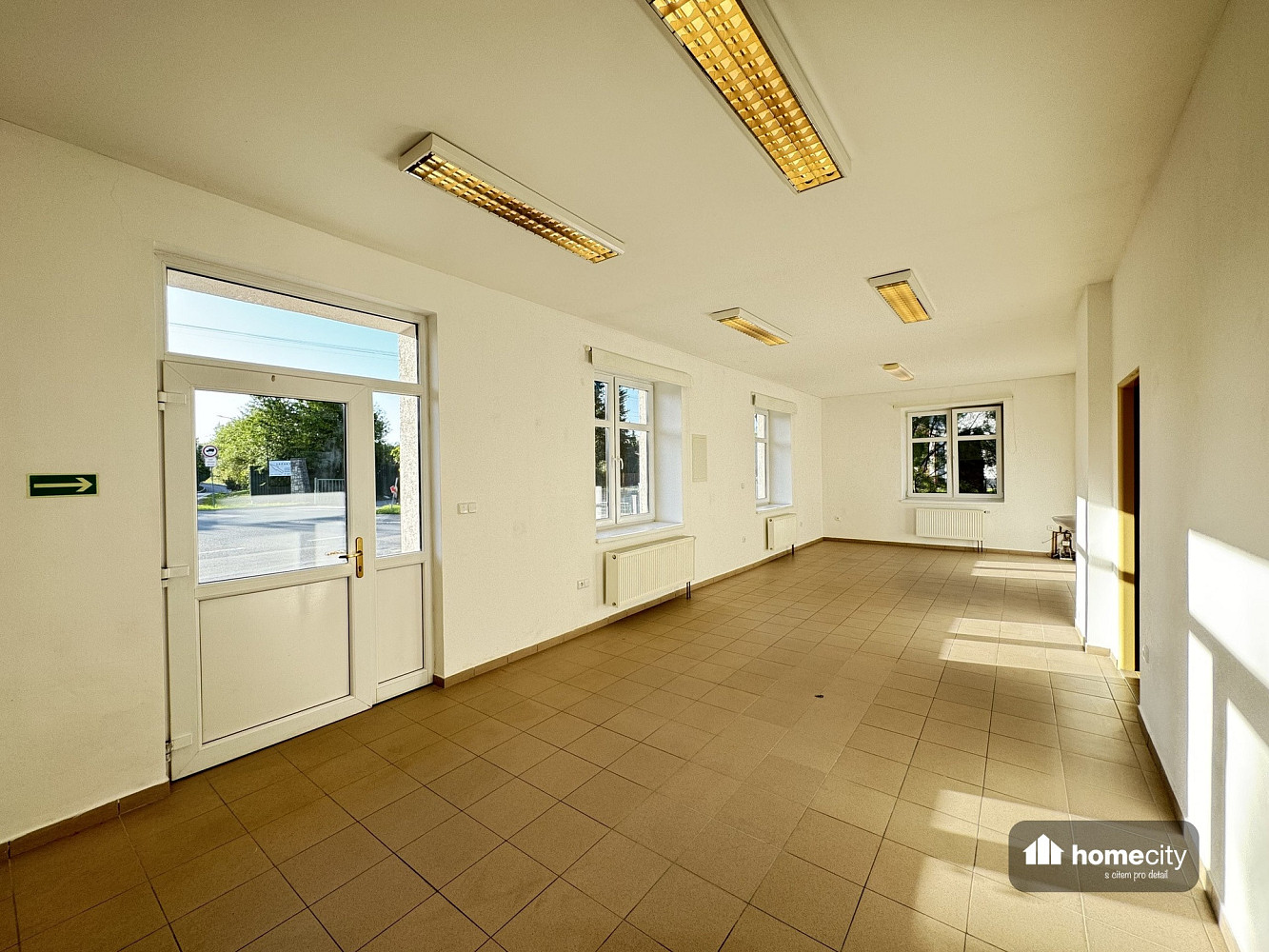 Pronájem obchodních prostor 89 m² – fotografie 2