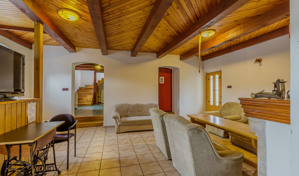 Prodej domu (jiného typu) 550 m², Neveklov – náhled fotky 16