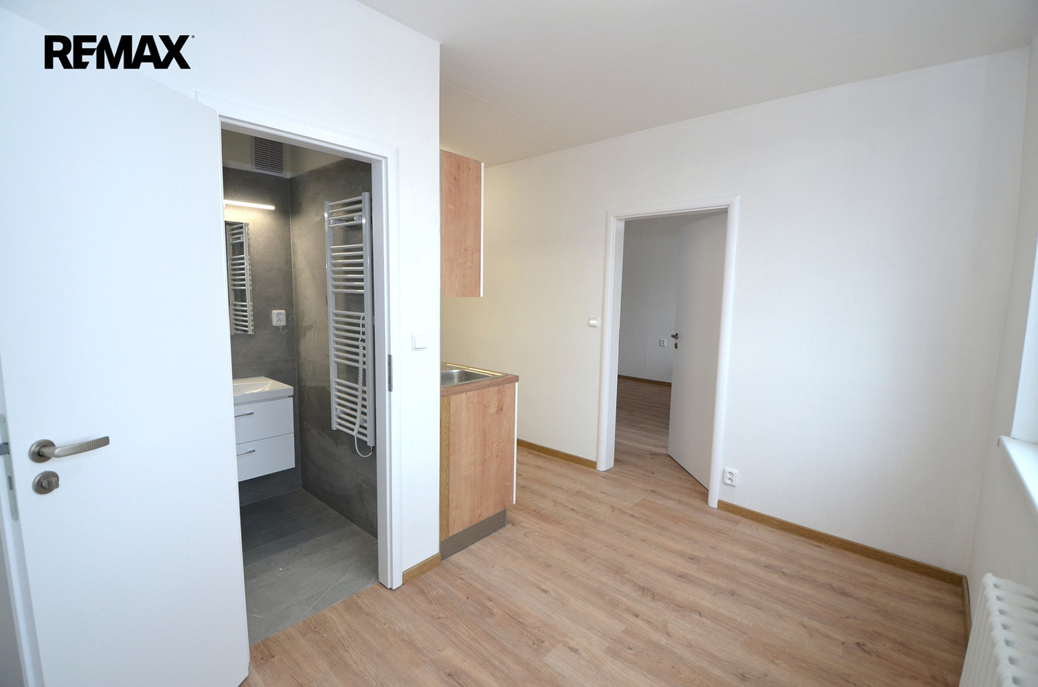 Pronájem bytu 1+1 38 m² – další