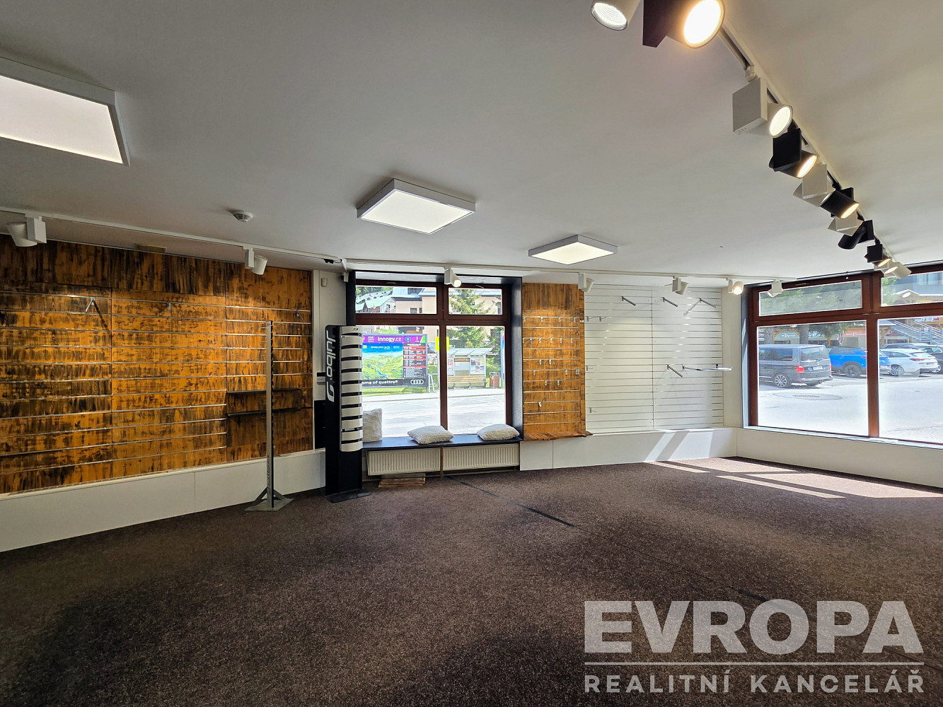 Pronájem obchodních prostor 170 m² – fotografie 5