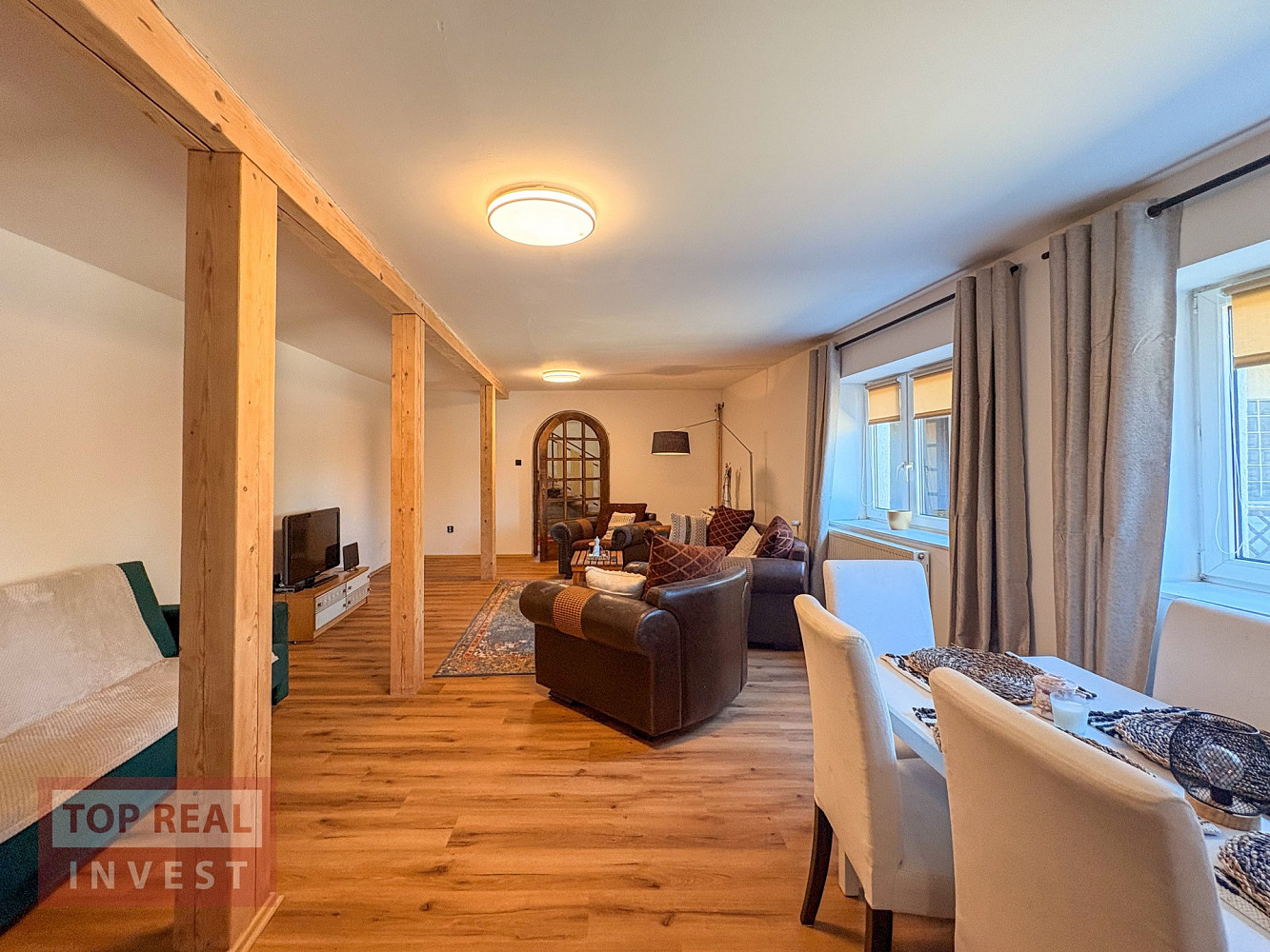 Prodej domu 245 m² s pozemkem 806 m² – fotografie 2