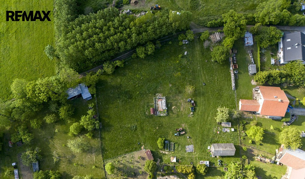 Prodej stavebního pozemku 966 m², Police – náhled fotky 12