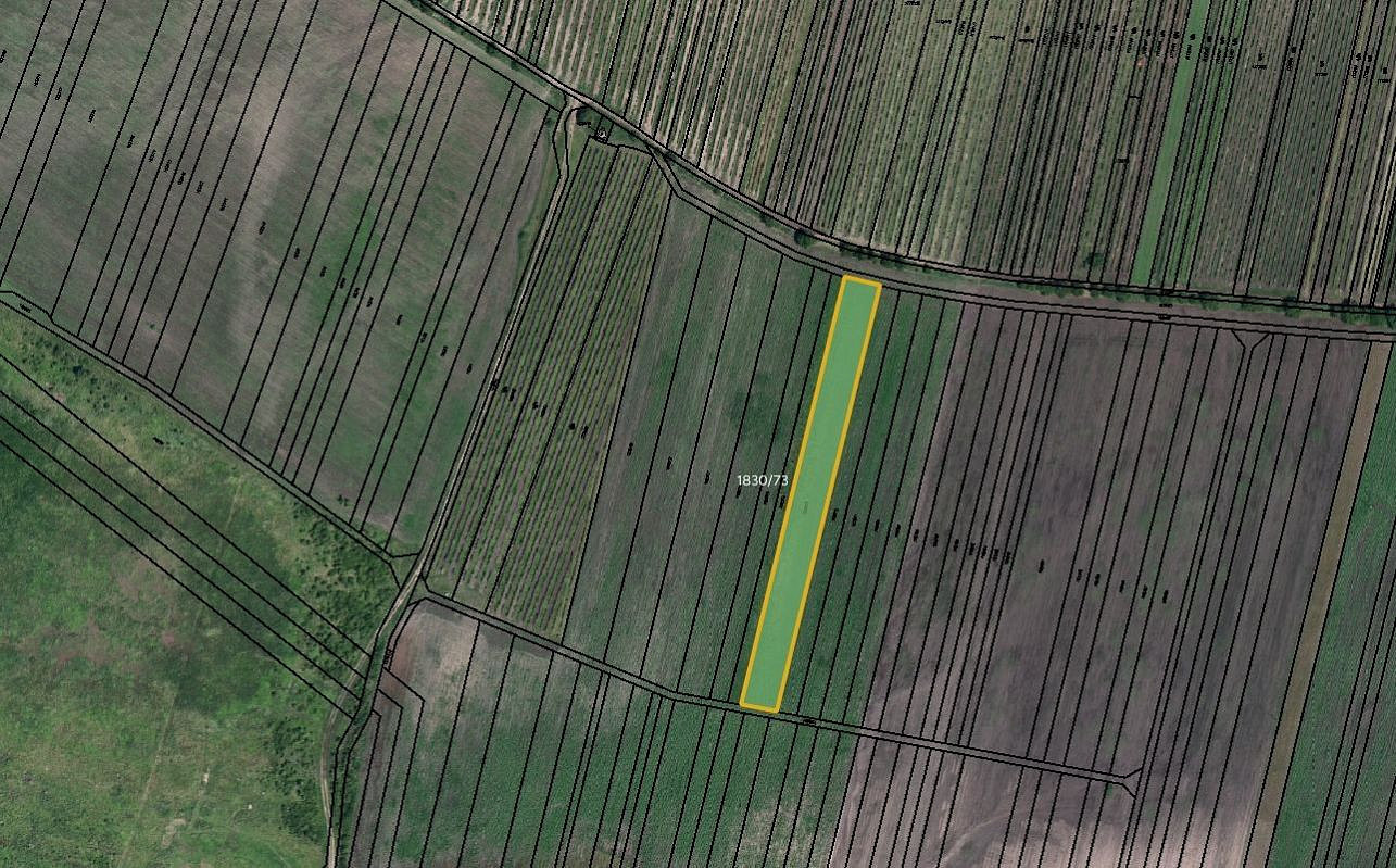 Prodej pole 2 074 m²