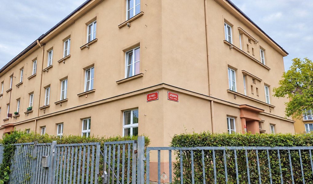 Pronájem bytu 2+kk 42 m², Praha – fotka 1 z 17