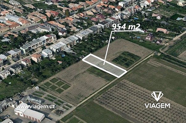Prodej pole 636 m²