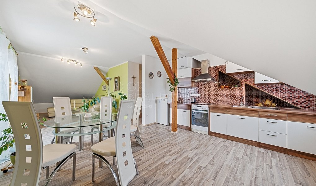 Prodej domu 200 m² s pozemkem 884 m², Drahanovice – náhled fotky 12