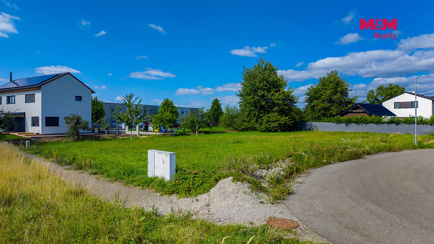Prodej stavebního pozemku 939 m² – fotografie 3