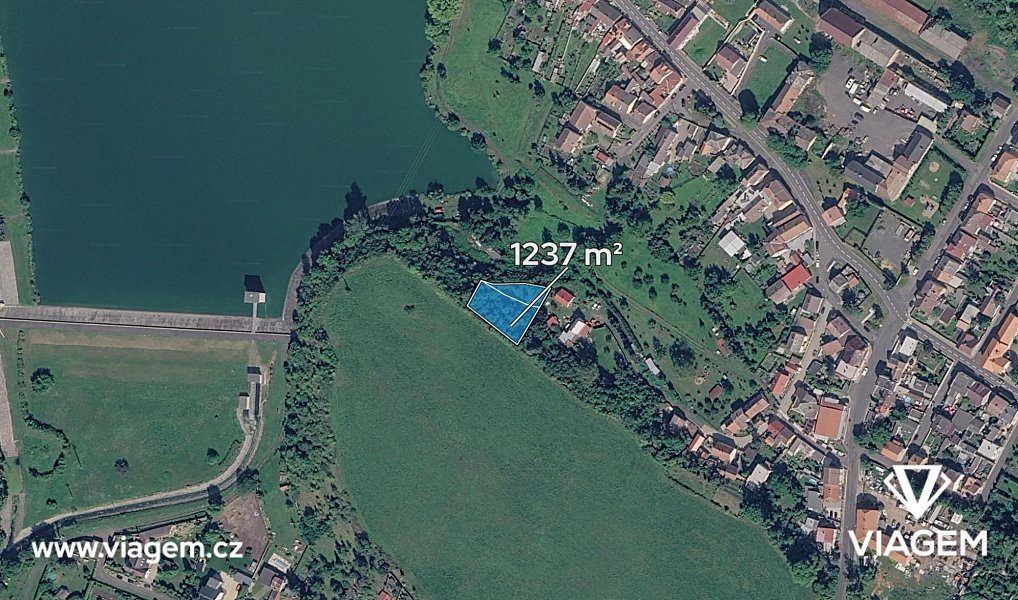 Prodej zahrady 1 237 m², Zabrušany – náhled fotky 2