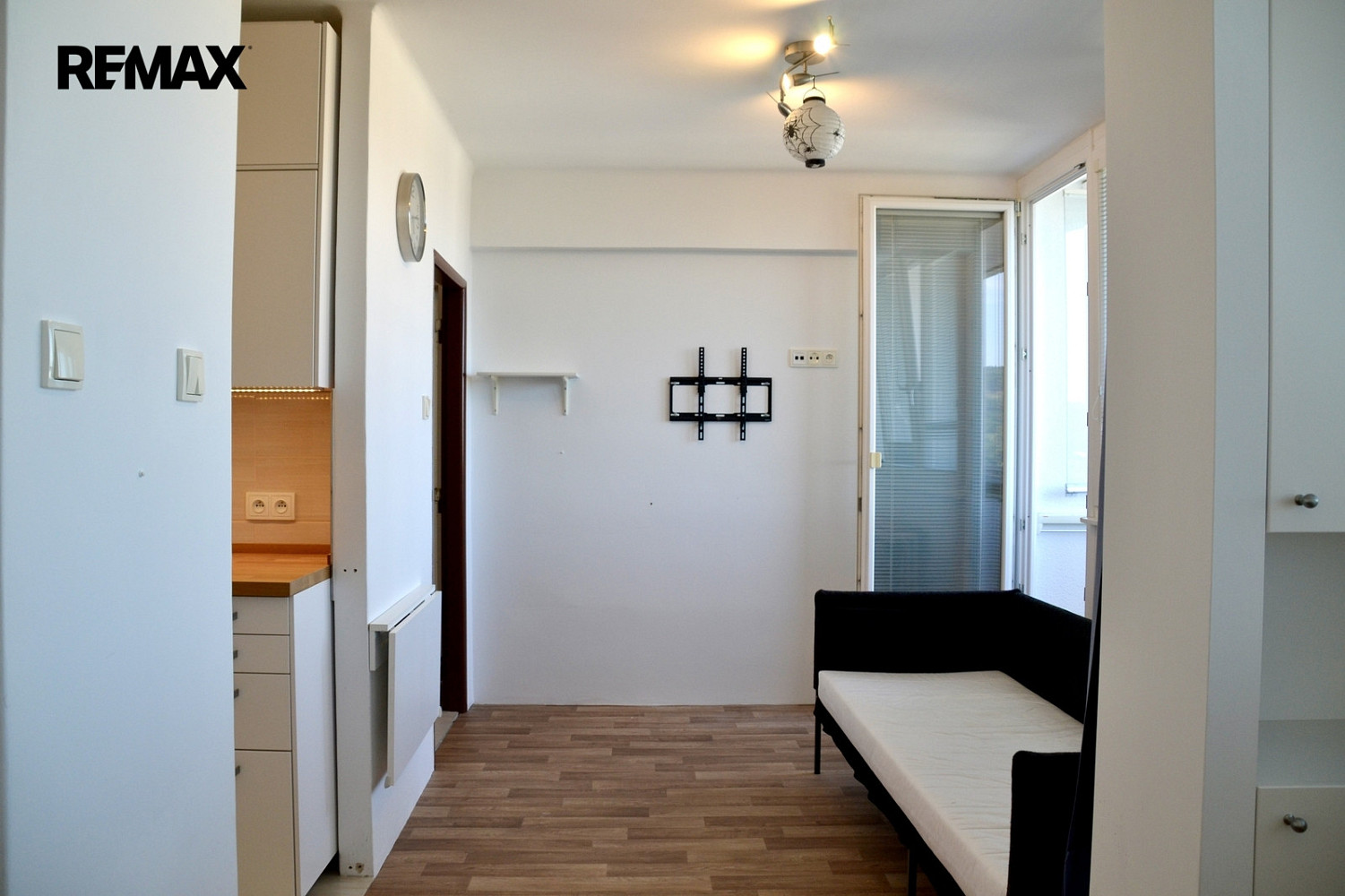 Pronájem bytu 1+1 35 m² – pohled 3
