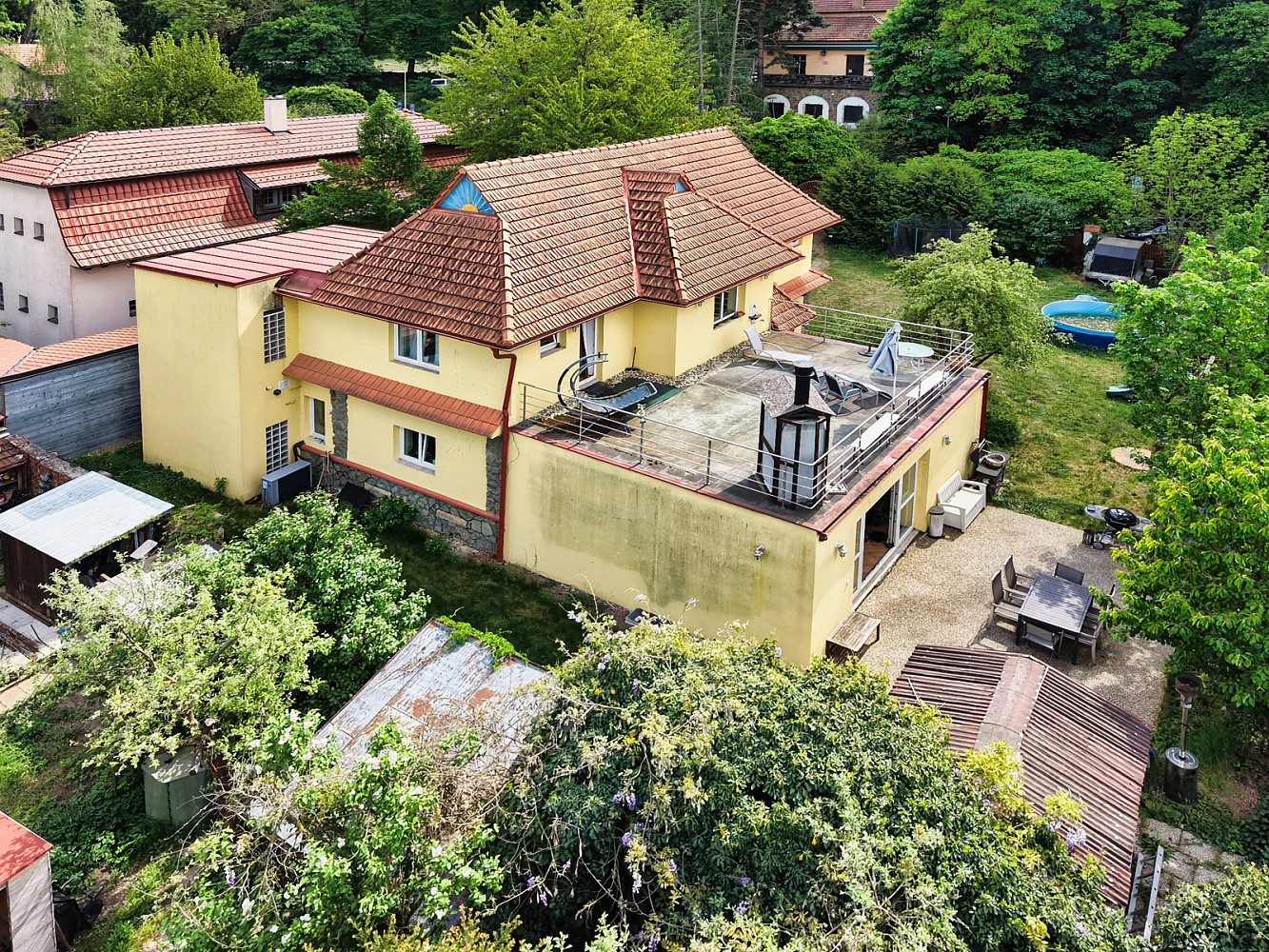 Prodej vily 351 m² s pozemkem 985 m²