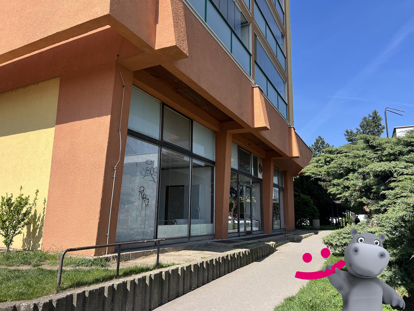 Prodej obchodních prostor 218 m² – fotografie 2