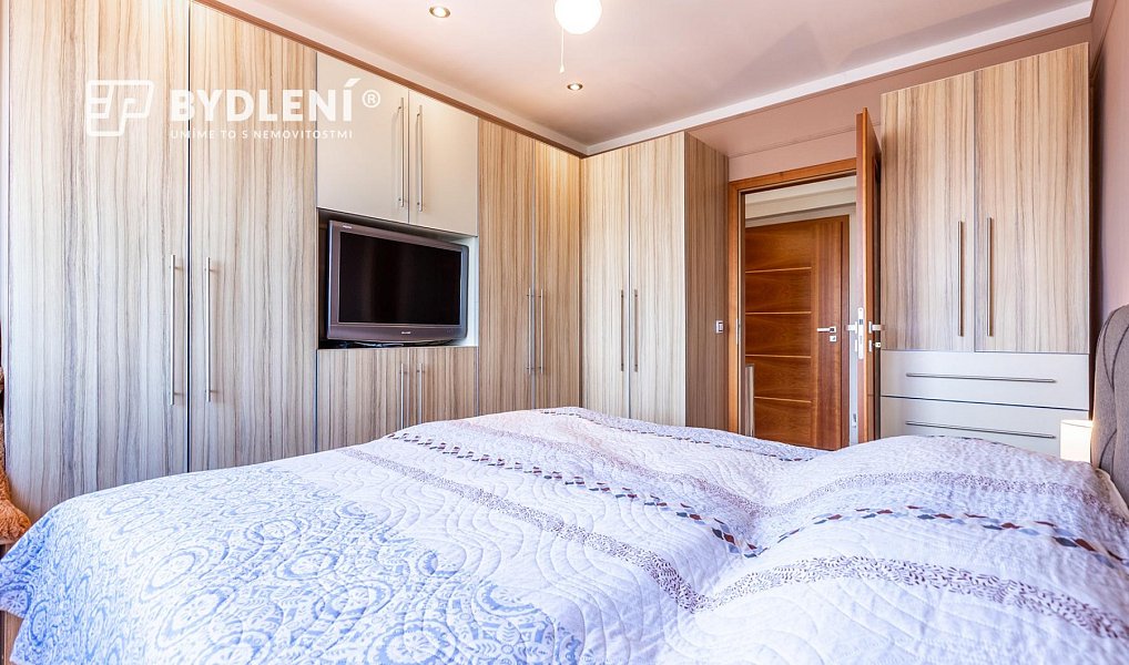 Prodej domu 318 m² s pozemkem 791 m², Krupka – náhled fotky 13