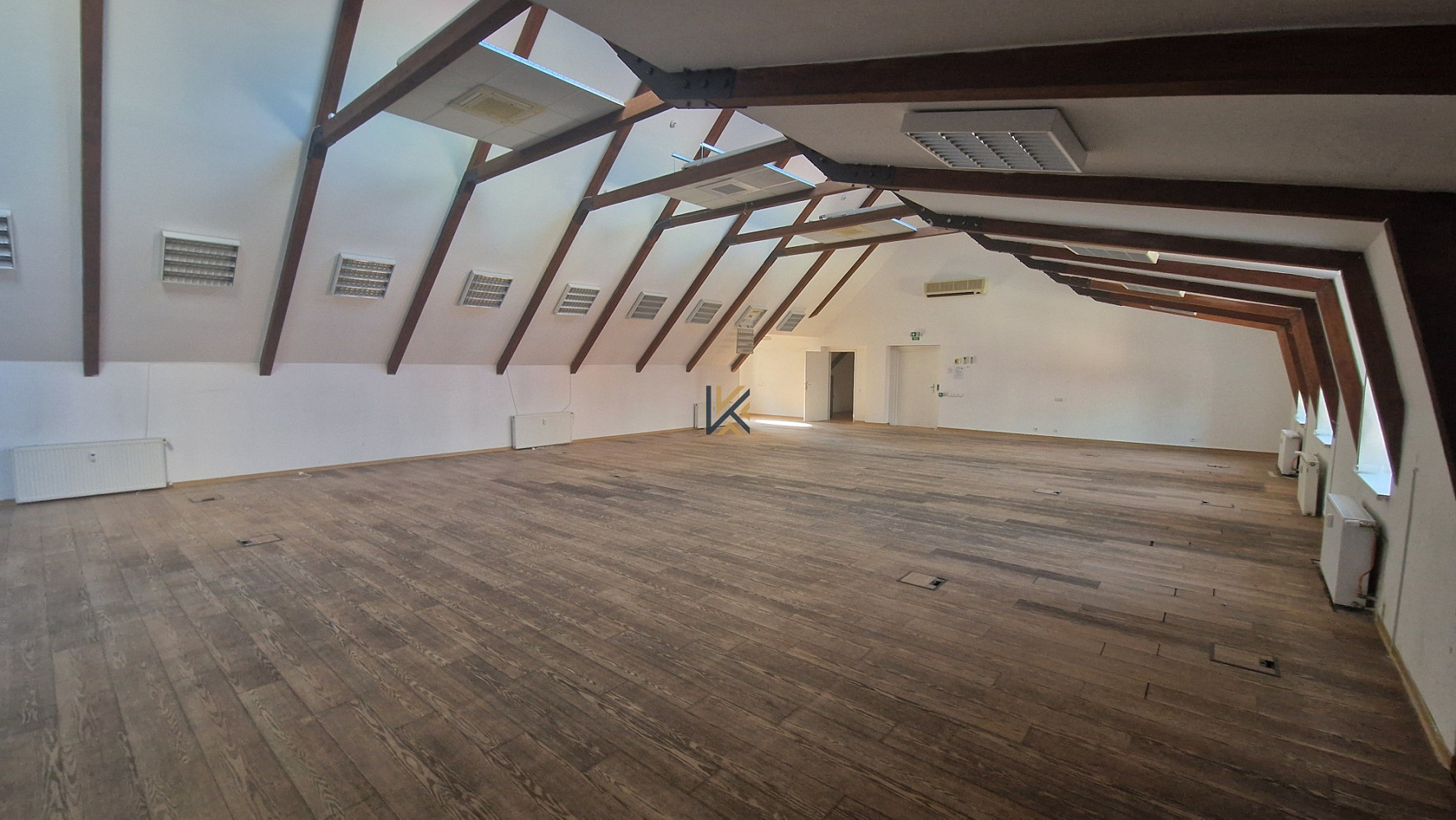 Pronájem kanceláře 131 m² — photo 4