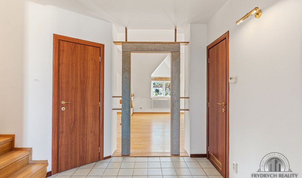 Pronájem bytu 5+1 160 m², Praha – náhled fotky 11