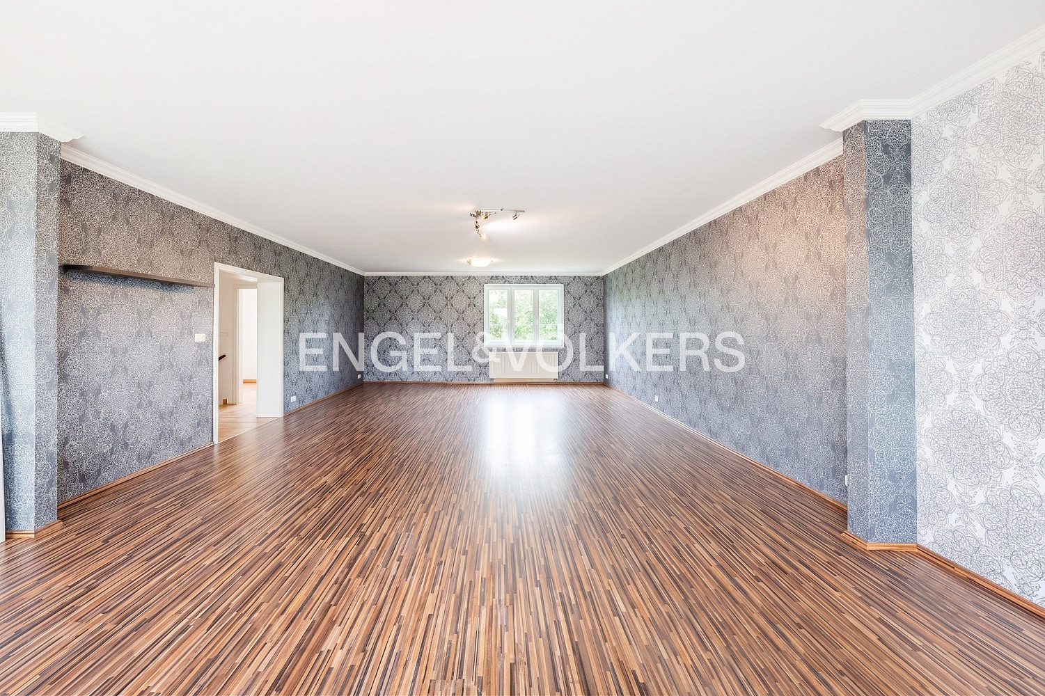Pronájem domu 205 m² s pozemkem 750 m² — photo 3