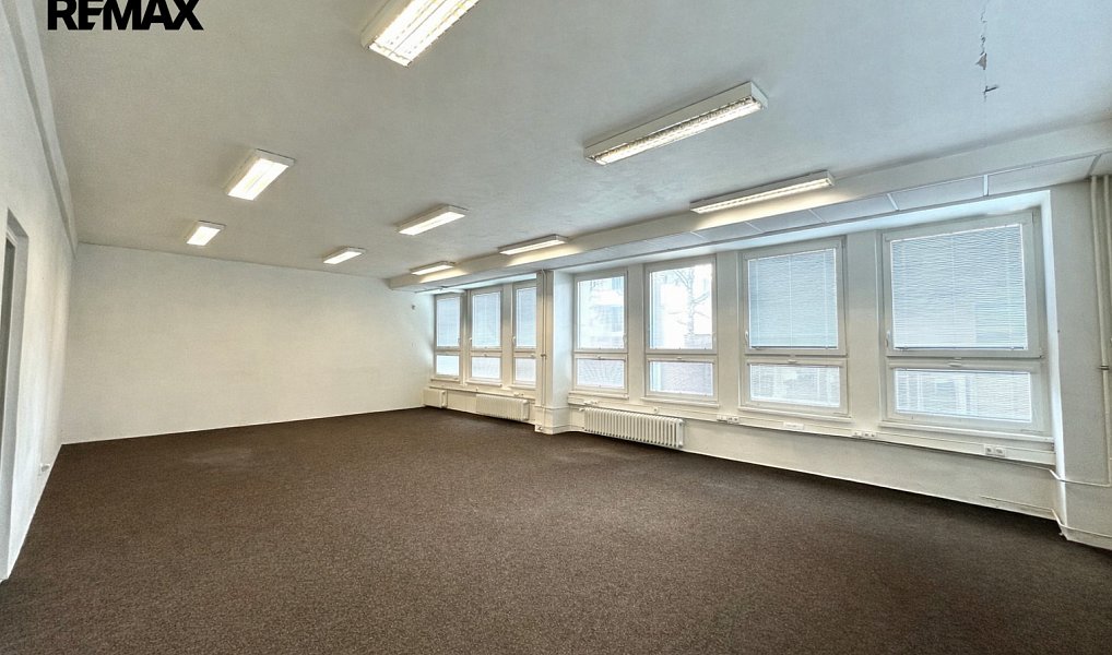 Pronájem kanceláře 78 m², Vsetín – náhled fotky 3