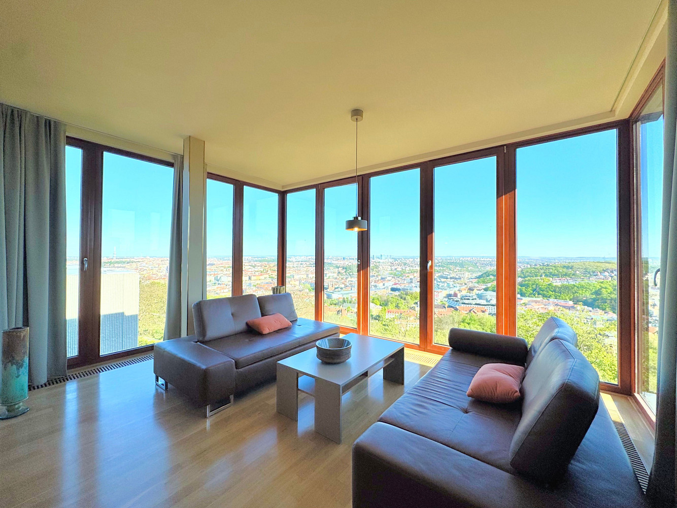 Pronájem bytu 2+kk 62 m² — photo 3