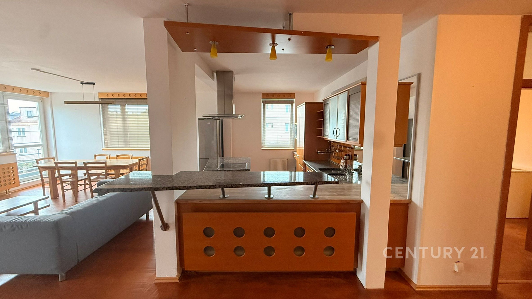 Pronájem bytu 3+kk 129 m² — photo 2