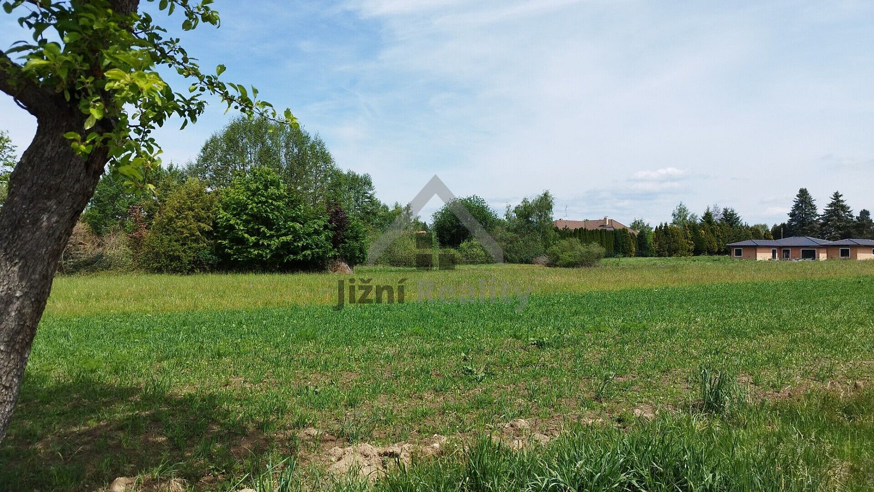 Prodej stavebního pozemku 2 310 m²