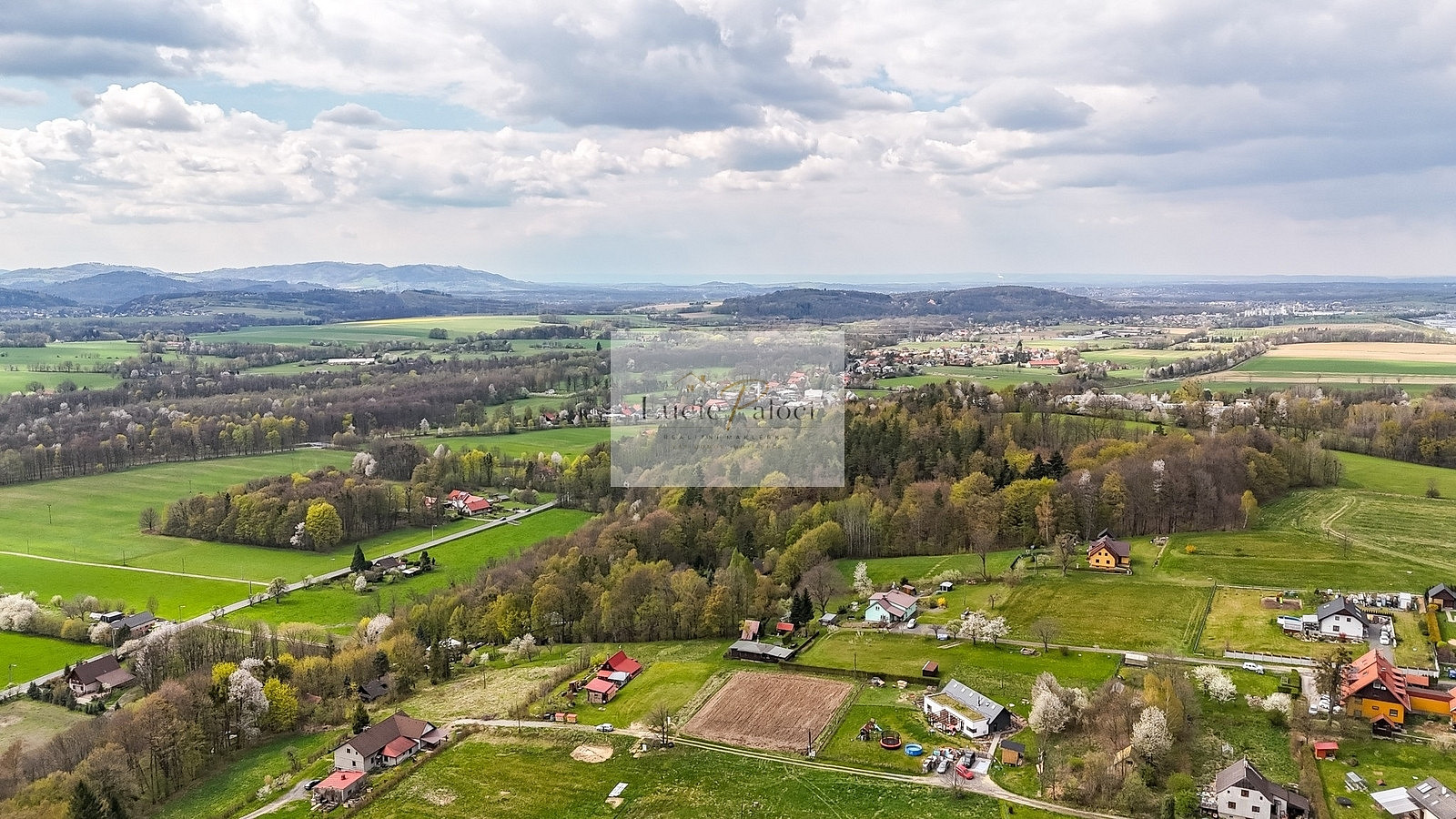 Prodej stavebního pozemku 1 878 m² – fotografie 4